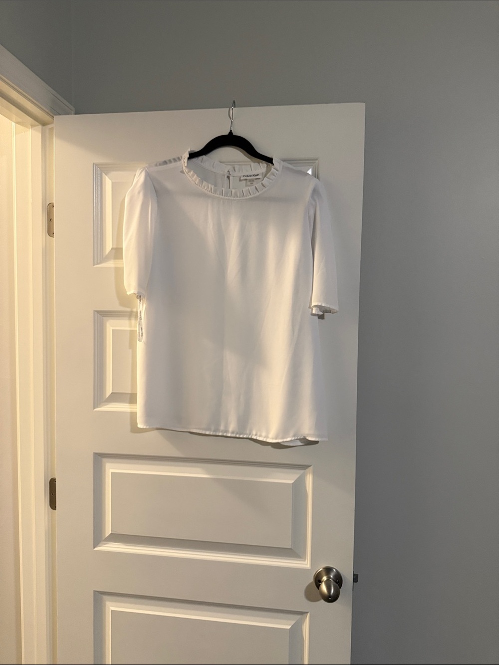 Calvin Klein White Ruffle-Trim Short Sleeve Blouse
